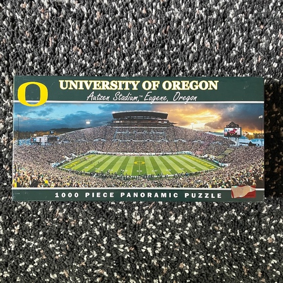 UO Ducks University of Oregon Autzen Stadium, Eugene 1000 Piece Panoramic Puzzle - Picture 1 of 10